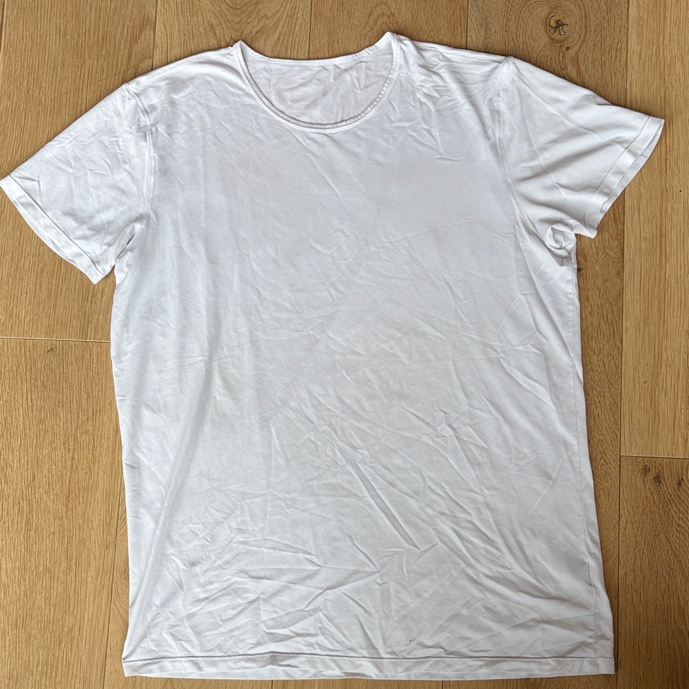 🦄 Uniqlo 2-pack White Men's Undershirts - Picture 6 of 6